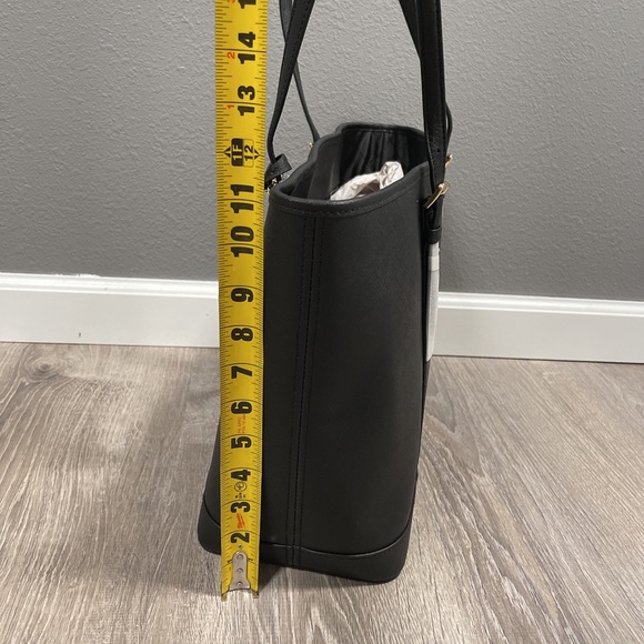 Michael Kors shoulder tote - Picture 3 of 8